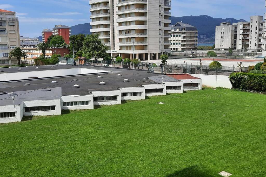 Appartement Reformado, A 2Min De Playa, En La Mejor Zona. à Laredo Extérieur photo