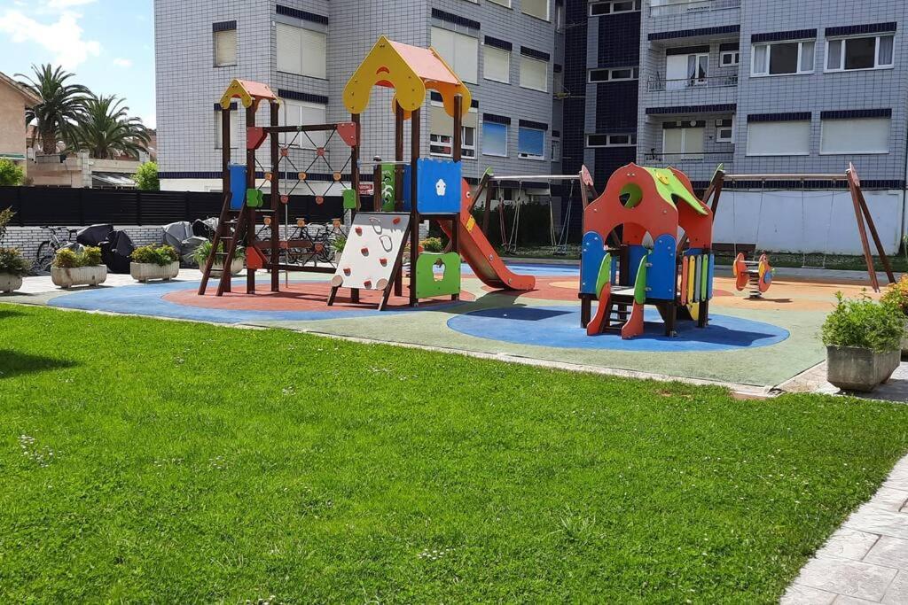 Appartement Reformado, A 2Min De Playa, En La Mejor Zona. à Laredo Extérieur photo